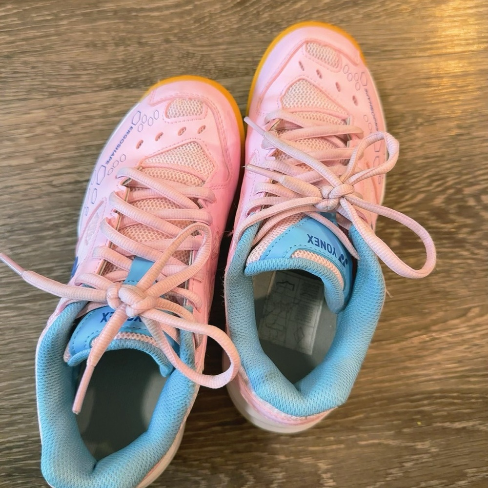 Yonex Women’s badminton shoes Pink Size 5